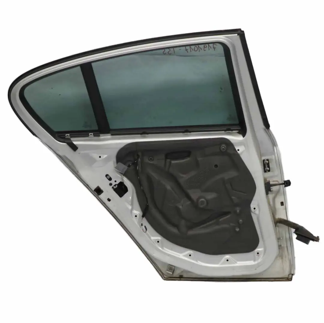 Puerta Trasera Izquierda Titansilber Silber Silver Metallic - 354 para BMW E87 con número de pieza 7191017 BMW E87 Puerta Trasera Izquierda Titansilber Silber Silver Metallic - 354 - SKU 7191017-TS5 - Número de pieza 7191017