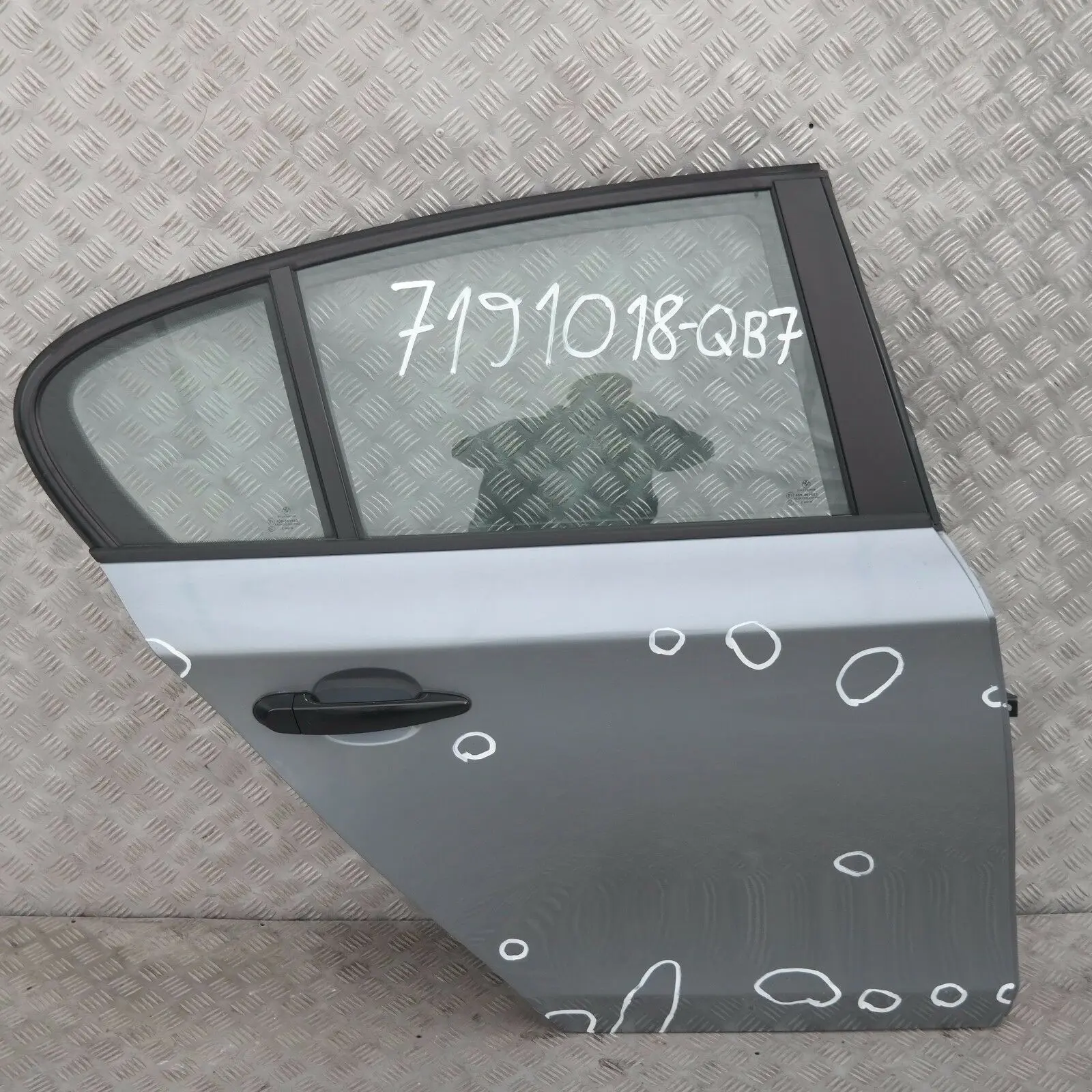 BMW 1 SERIES 7 E87 E87N Door rear right O/S Quarzblau Blau Blue Metallic - A18
