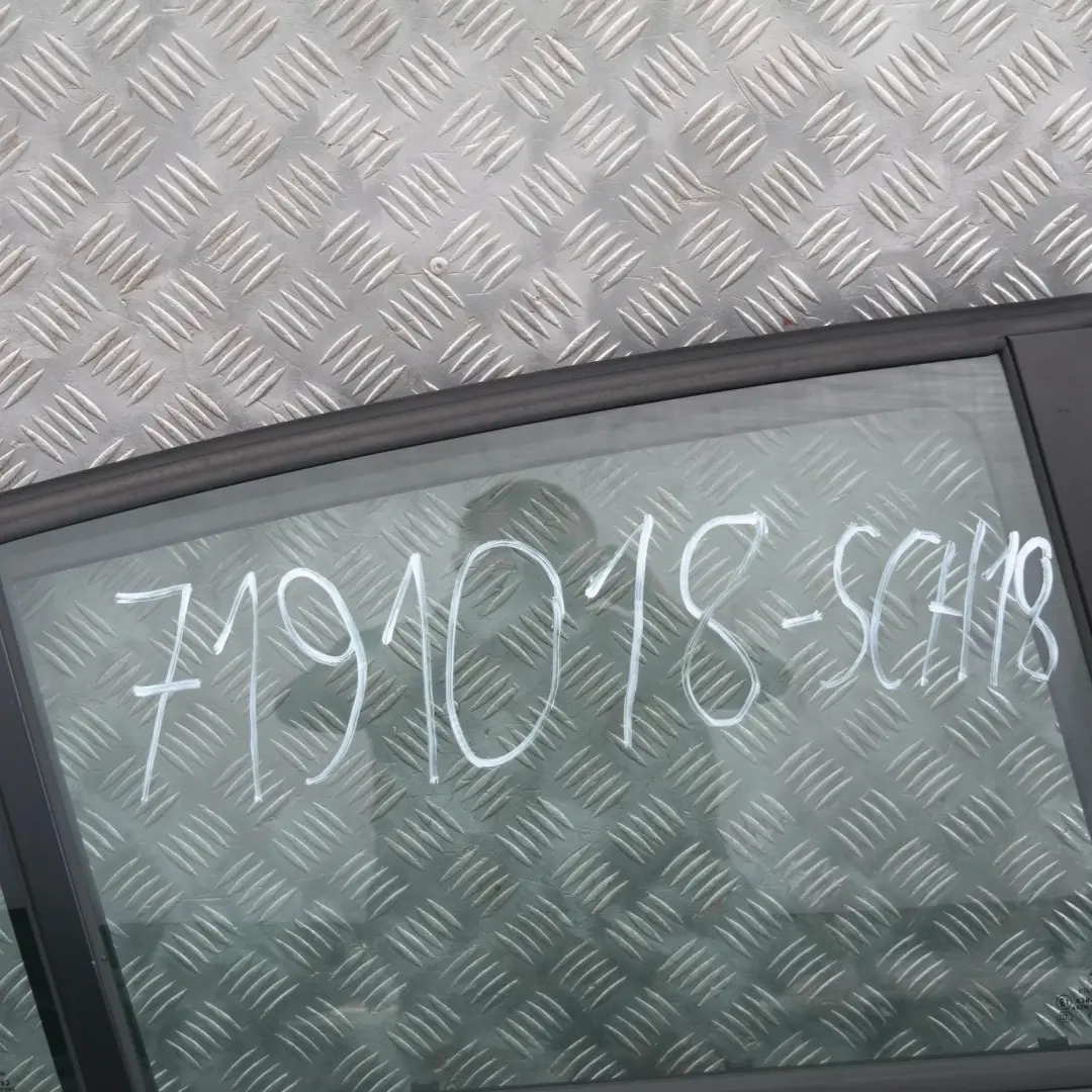 drzwi prawe tylne tył schwarz II 668 do BMW 1 E87 o numerze 7191018 BMW 1 E87 drzwi prawe tylne tył schwarz II 668 - SKU 7191018-SCH18 - Numer Części 7191018