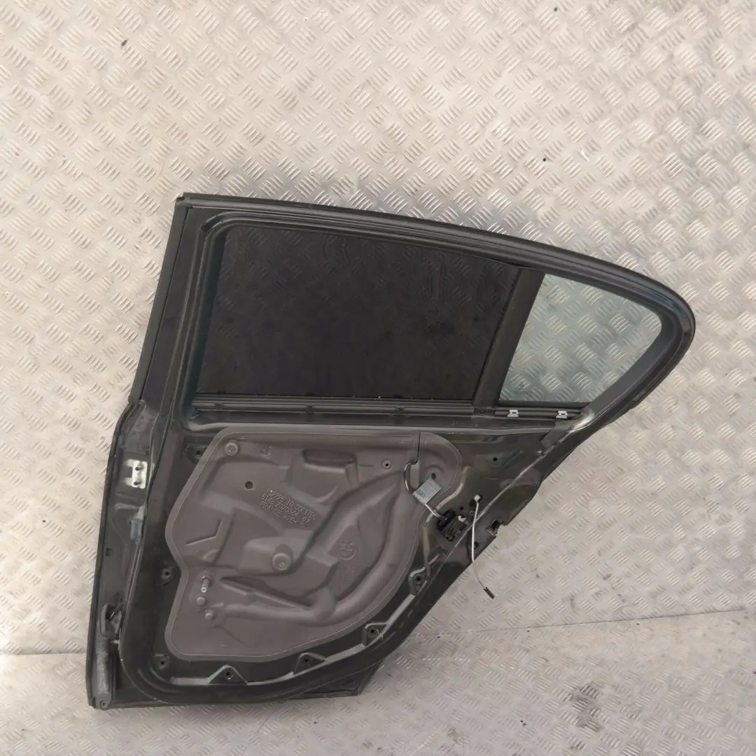 Beifahrer Tür hinten rechts Schwarz 2 für BMW 1 er 20 E87 LCI mit Teilenummer 7191018 BMW 1 er 20 E87 LCI Beifahrer Tür hinten rechts Schwarz 2 - SKU 7191018-SCH20 - Teilenummer 7191018