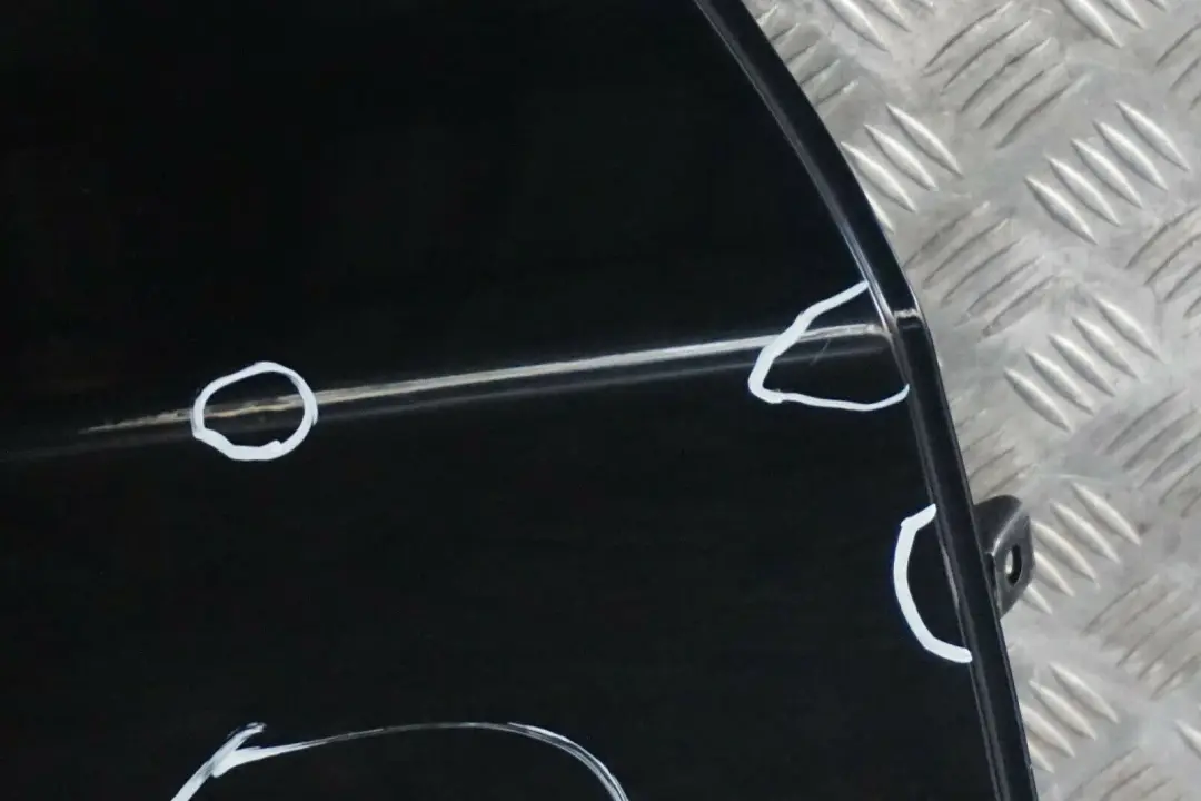 Arriere Droite Noir - 668 pour BMW E87 LCI Porte à propos du numéro de pièce 7191018 BMW E87 LCI Porte Arriere Droite Noir - 668 - SKU 7191018-SCH25 - Numéro de pièce 7191018