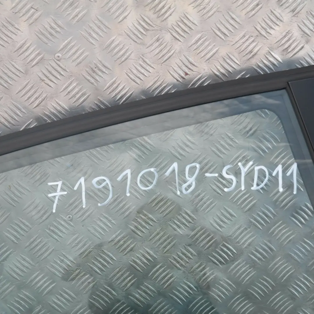 Porta posteriore destra Sydneyblau Blu - A19 per BMW E87 con numero di parte 7191018 BMW E87 Porta posteriore destra Sydneyblau Blu - A19 - SKU 7191018-SYD11 - Numero di parte 7191018