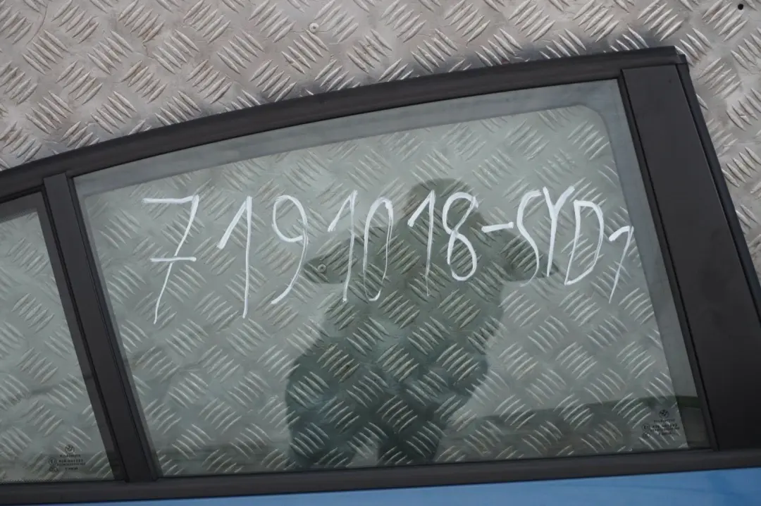 drzwi prawe tylne tył sydney blau A19 do BMW 1 E87 o numerze 7191018 BMW 1 E87 drzwi prawe tylne tył sydney blau A19 - SKU 7191018-SYD1 - Numer Części 7191018