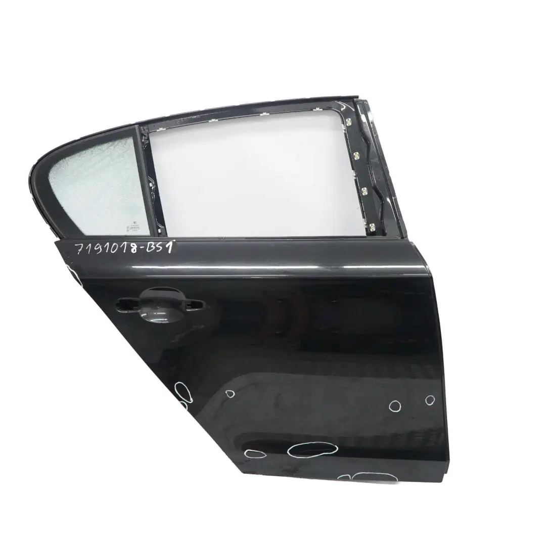 Puerta Trasera Derecha Zafiro Negro Metalizado - 475 para BMW E87 con número de pieza 7191018 BMW E87 Puerta Trasera Derecha Zafiro Negro Metalizado - 475 - SKU 7191018-BS1 - Número de pieza 7191018