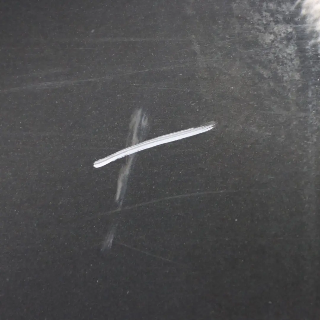 Porta Posteriore Destra Nero Zaffiro Metallico - 475 per BMW E87 con numero di parte 7191018 BMW E87 Porta Posteriore Destra Nero Zaffiro Metallico - 475 - SKU 7191018-BS - Numero di parte 7191018