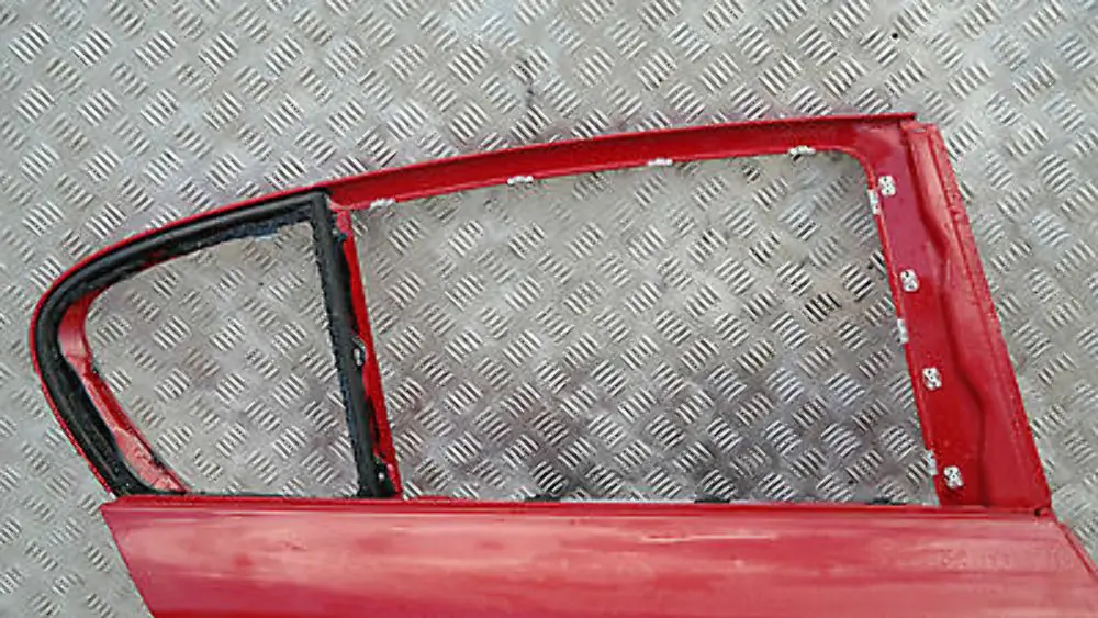 drzwi prawe tylne tył karmesinrot do BMW 1 E87 o numerze 41527191018 BMW 1 E87 drzwi prawe tylne tył karmesinrot - SKU 7191018-KAR3 - Numer Części 41527191018