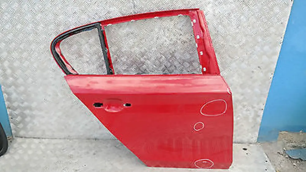 BMW E87 LCI Porte Arriere Droite Rouge Carmin Rouge A61 - SKU 7191018-KAR3 - Numéro de pièce 41527191018
