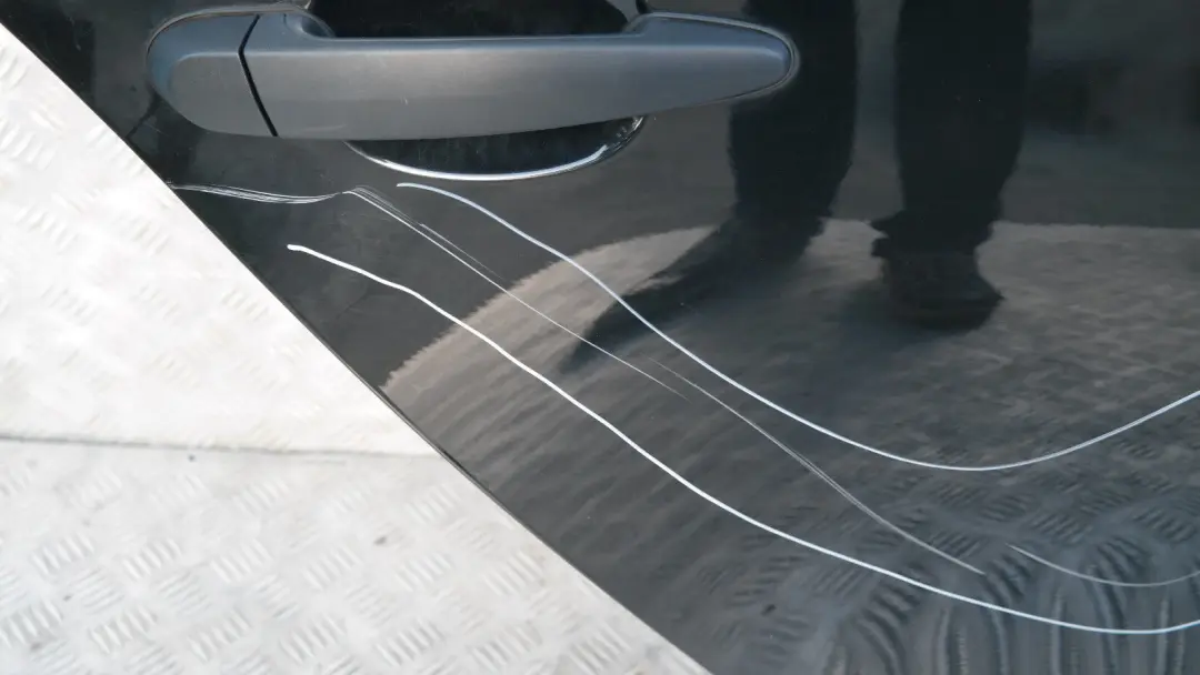 Door Rear Right O/S Schwarz 2 Black II - 668 to BMW 1 SERIES 10 E87 E87N with Part number 41527191018 BMW 1 SERIES 10 E87 E87N Door Rear Right O/S Schwarz 2 Black II - 668 - SKU 7191018-SCH10 - Part number 41527191018