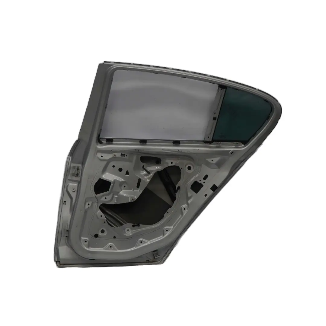 Puerta Trasera Derecha Titansilber Titan Silver Silber Metallic - 354 para BMW E87 con número de pieza 7191018 BMW E87 Puerta Trasera Derecha Titansilber Titan Silver Silber Metallic - 354 - SKU 7191018-TS1 - Número de pieza 7191018