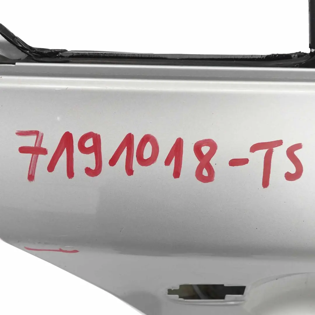 Beifahrer Tür hinten rechts Titansilber Silber Metallic für BMW 1 er E87 LCI mit Teilenummer 7191018 BMW 1 er E87 LCI Beifahrer Tür hinten rechts Titansilber Silber Metallic - SKU 7191018-TS - Teilenummer 7191018