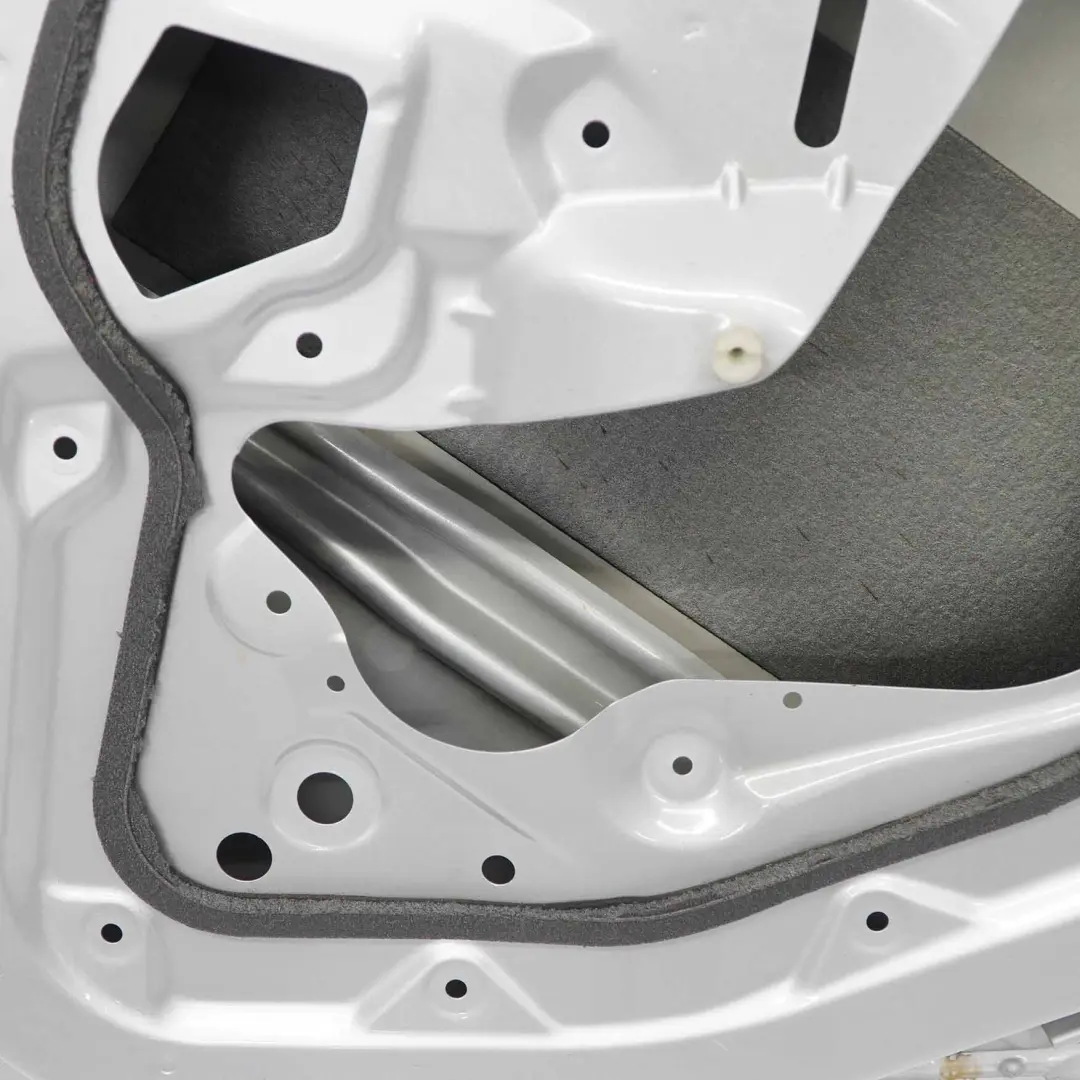 Beifahrer Tür hinten rechts Titansilber Silber Metallic für BMW 1 er E87 LCI mit Teilenummer 7191018 BMW 1 er E87 LCI Beifahrer Tür hinten rechts Titansilber Silber Metallic - SKU 7191018-TS - Teilenummer 7191018