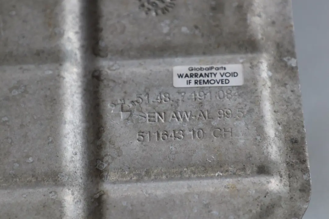 Blacha płyta osłona izolacja termiczna do BMW E89 Z4 o numerze 7191084 BMW E89 Z4 Blacha płyta osłona izolacja termiczna - SKU 7191084 - Numer Części 7191084