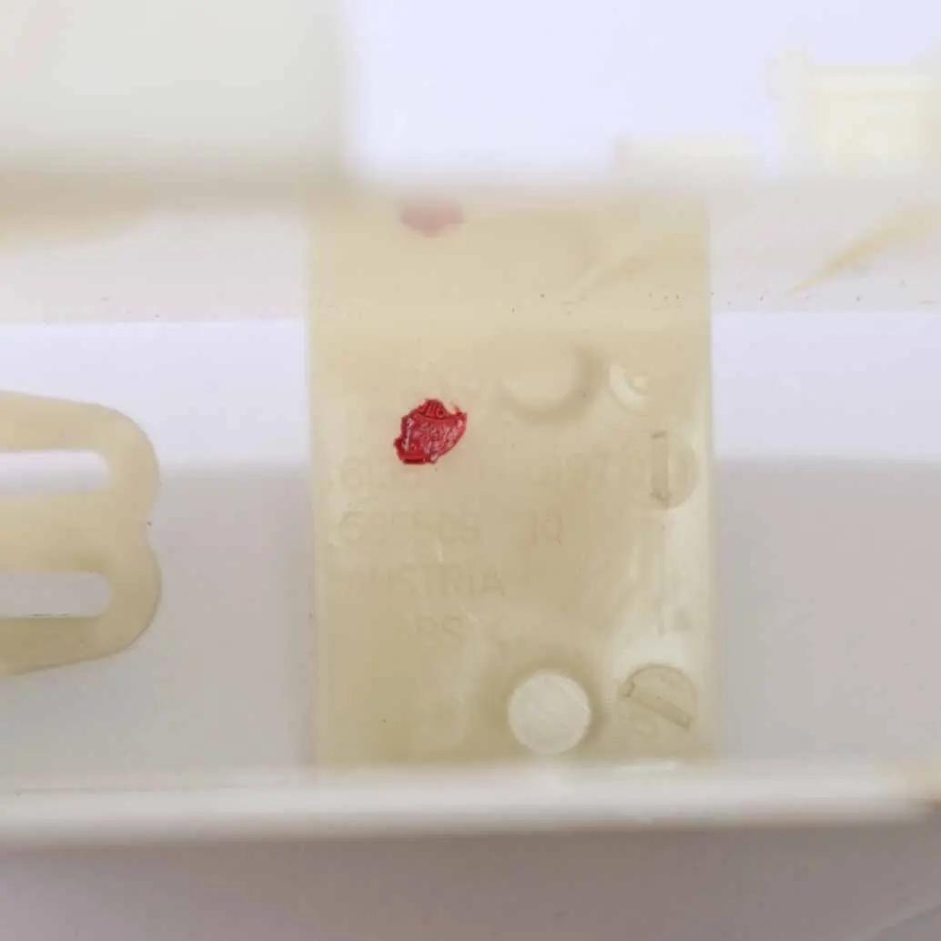 Wspornik Uchwyt Modułu Dachu do BMW E88 Cabrio o numerze 7195197 BMW E88 Cabrio Wspornik Uchwyt Modułu Dachu - SKU 7195197 - Numer Części 7195197