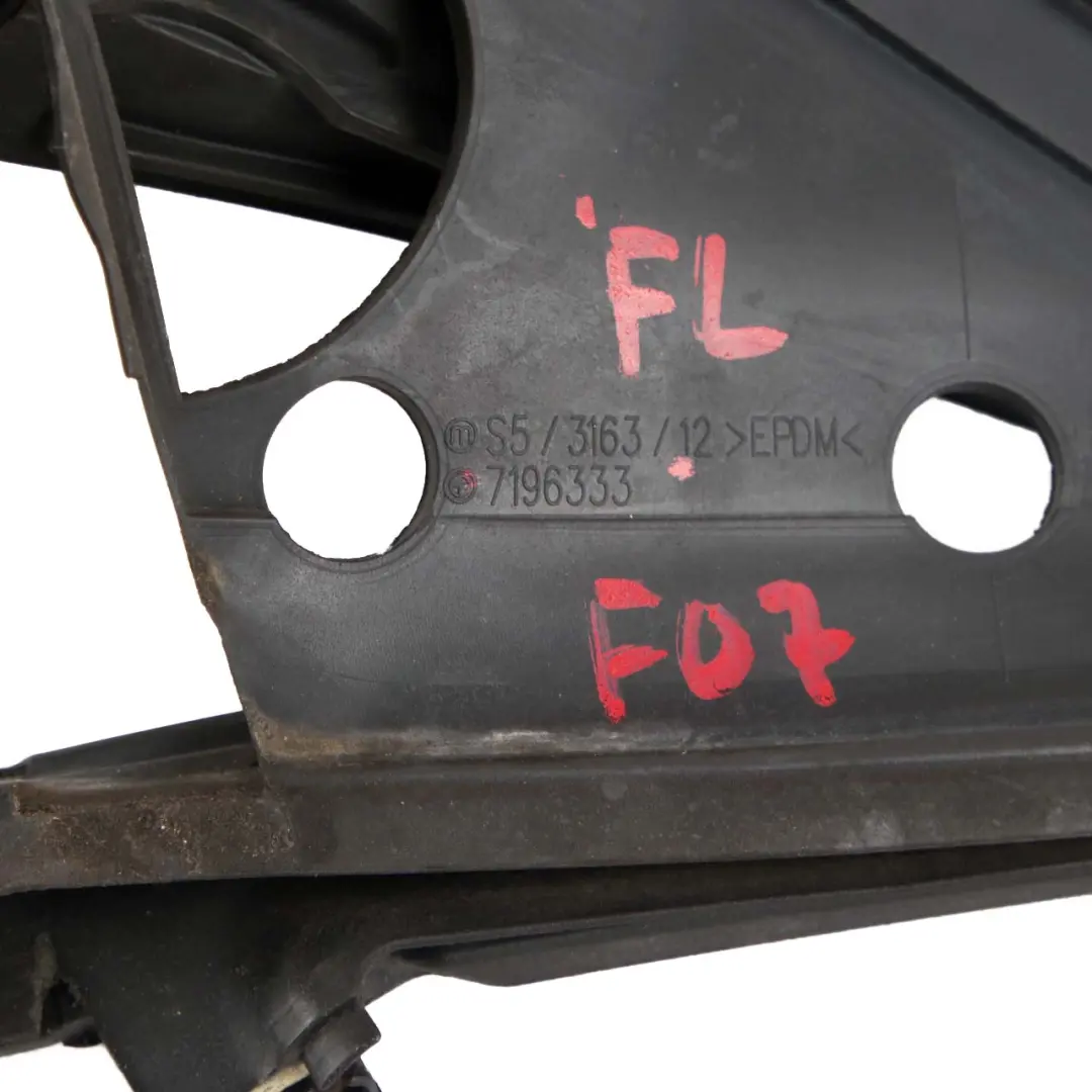 Espejo Exterior Junta Triángulo Delantero Izquierdo para BMW F07 GT con número de pieza 7196333 BMW F07 GT Espejo Exterior Junta Triángulo Delantero Izquierdo - SKU 7196333 - Número de pieza 7196333