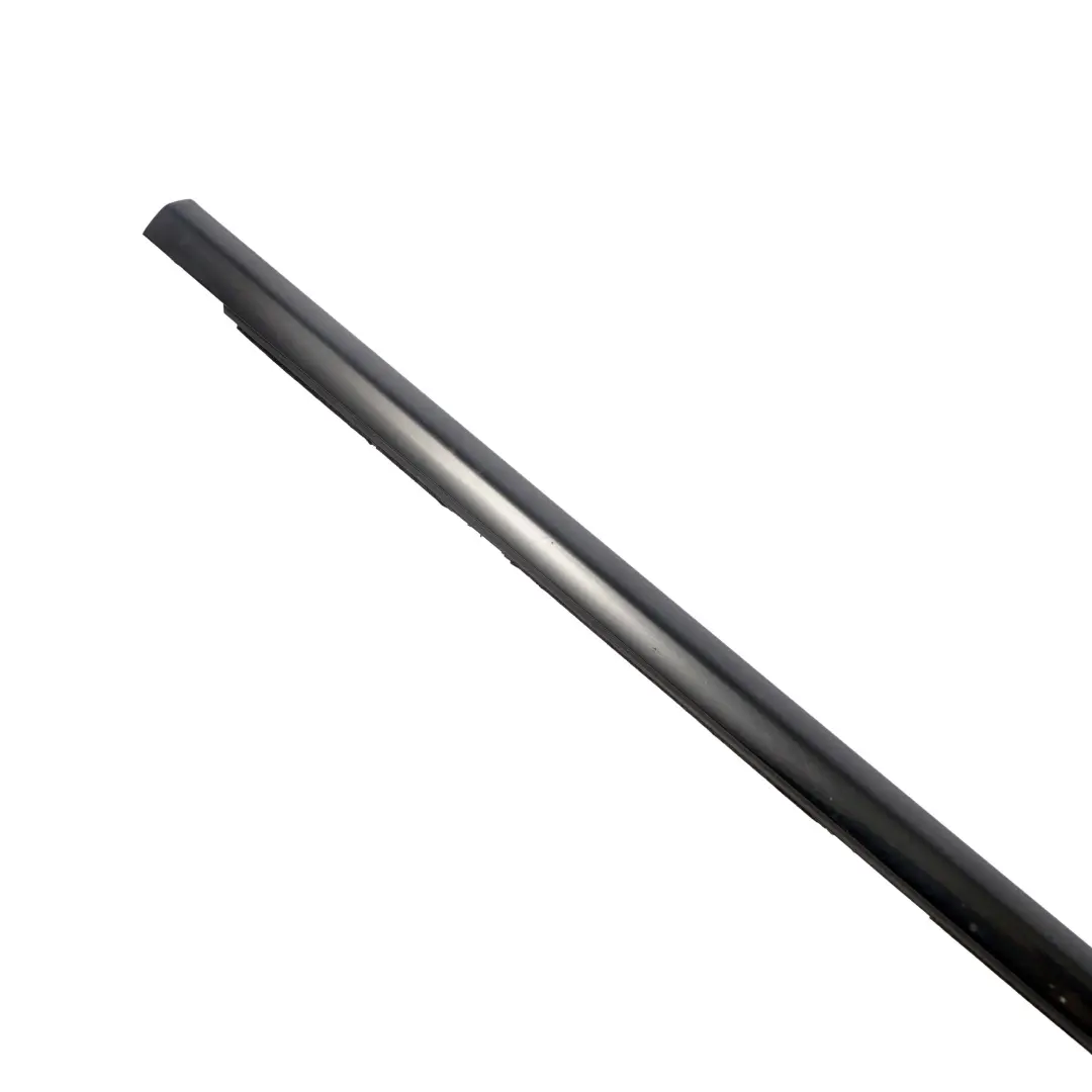 Striscia paraspruzzi porta posteriore destra Finestra esterna copertura per BMW F07 con numero di parte 7196342 BMW F07 Striscia paraspruzzi porta posteriore destra Finestra esterna copertura - SKU 7196342 - Numero di parte 7196342