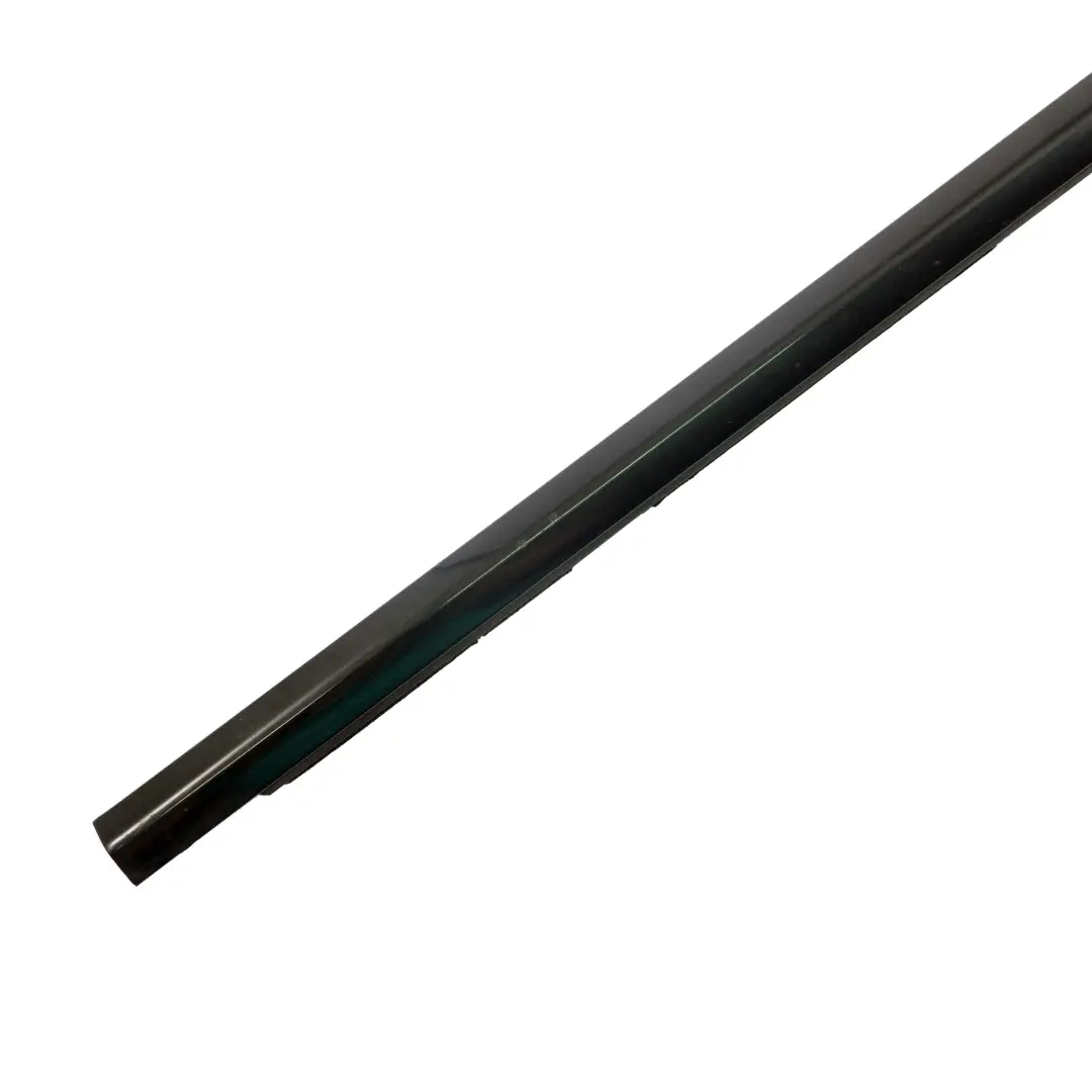 Striscia paraspruzzi porta posteriore destra Finestra esterna copertura per BMW F07 con numero di parte 7196342 BMW F07 Striscia paraspruzzi porta posteriore destra Finestra esterna copertura - SKU 7196342 - Numero di parte 7196342