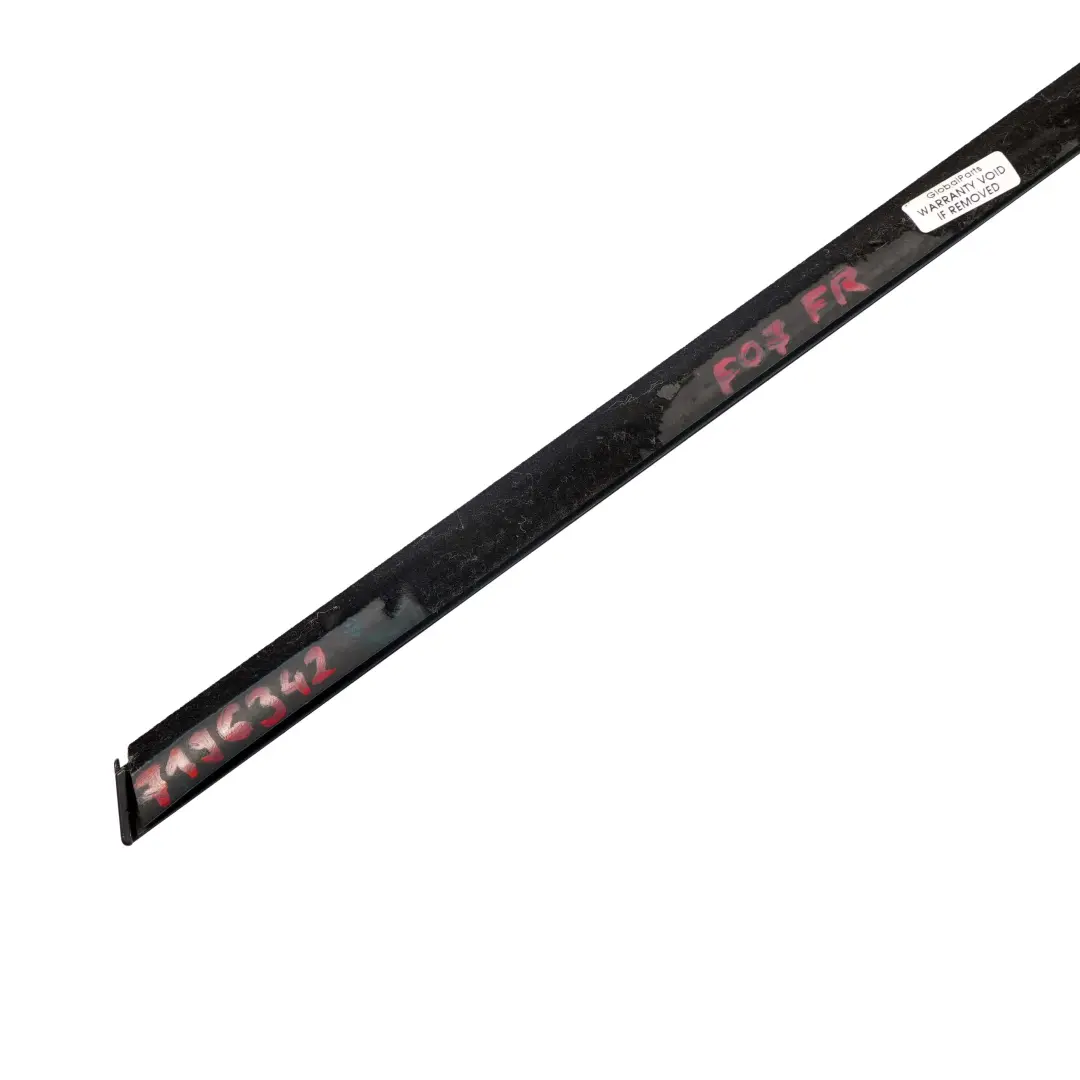 Striscia paraspruzzi porta posteriore destra Finestra esterna copertura per BMW F07 con numero di parte 7196342 BMW F07 Striscia paraspruzzi porta posteriore destra Finestra esterna copertura - SKU 7196342 - Numero di parte 7196342