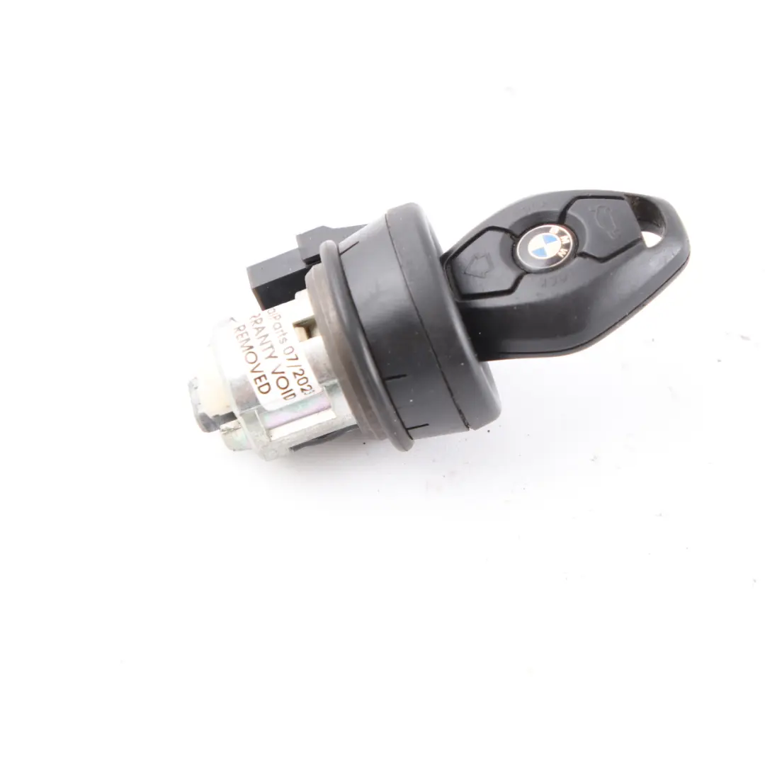 Radio Remote Alarm Key Fob Button Ignition Switch to BMW E46 E53 E83 E85 with Part number 7197330 BMW E46 E53 E83 E85 Radio Remote Alarm Key Fob Button Ignition Switch - SKU 7197330 - Part number 7197330