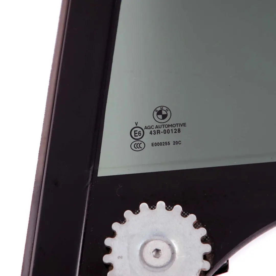 Szyba Boczna Drzwi Lewy Tył Tylna SSG do BMW F07 o numerze 7197887 BMW F07 Szyba Boczna Drzwi Lewy Tył Tylna SSG - SKU 7197887 - Numer Części 7197887