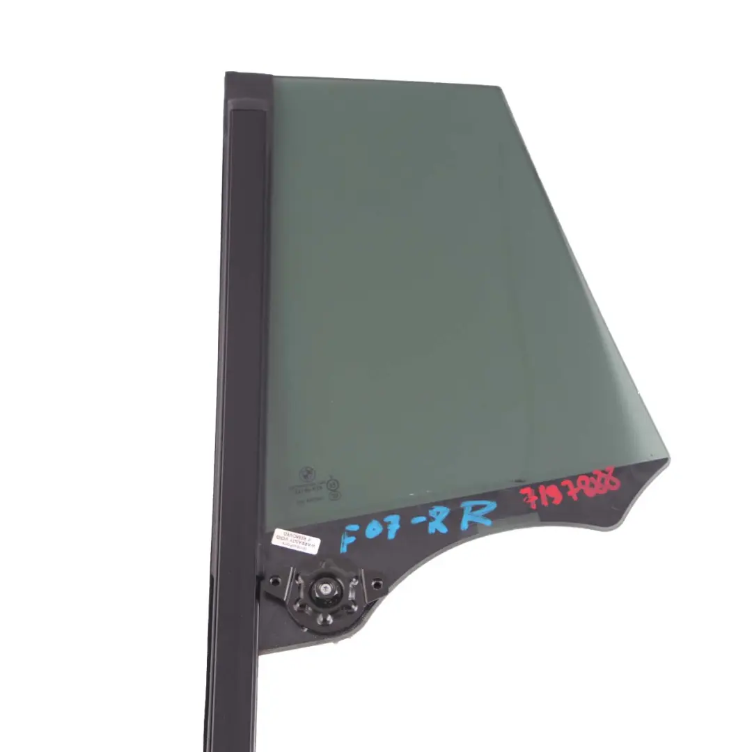 Side Window Rear Glass Fixed Right Door O/S Tinted AS3 to BMW F07 with Part number 7197888 BMW F07 Side Window Rear Glass Fixed Right Door O/S Tinted AS3 - SKU 7197888 - Part number 7197888