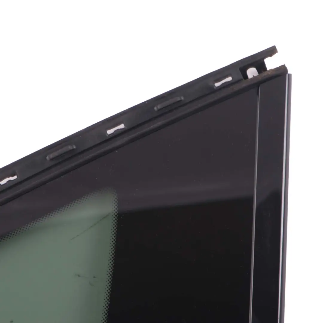 Vetro Laterale Verde Fisso Oscurato Porta Posteriore Destra AS3 SSG per BMW F07 GT con numero di parte 7197902 BMW F07 GT Vetro Laterale Verde Fisso Oscurato Porta Posteriore Destra AS3 SSG - SKU 7197902 - Numero di parte 7197902