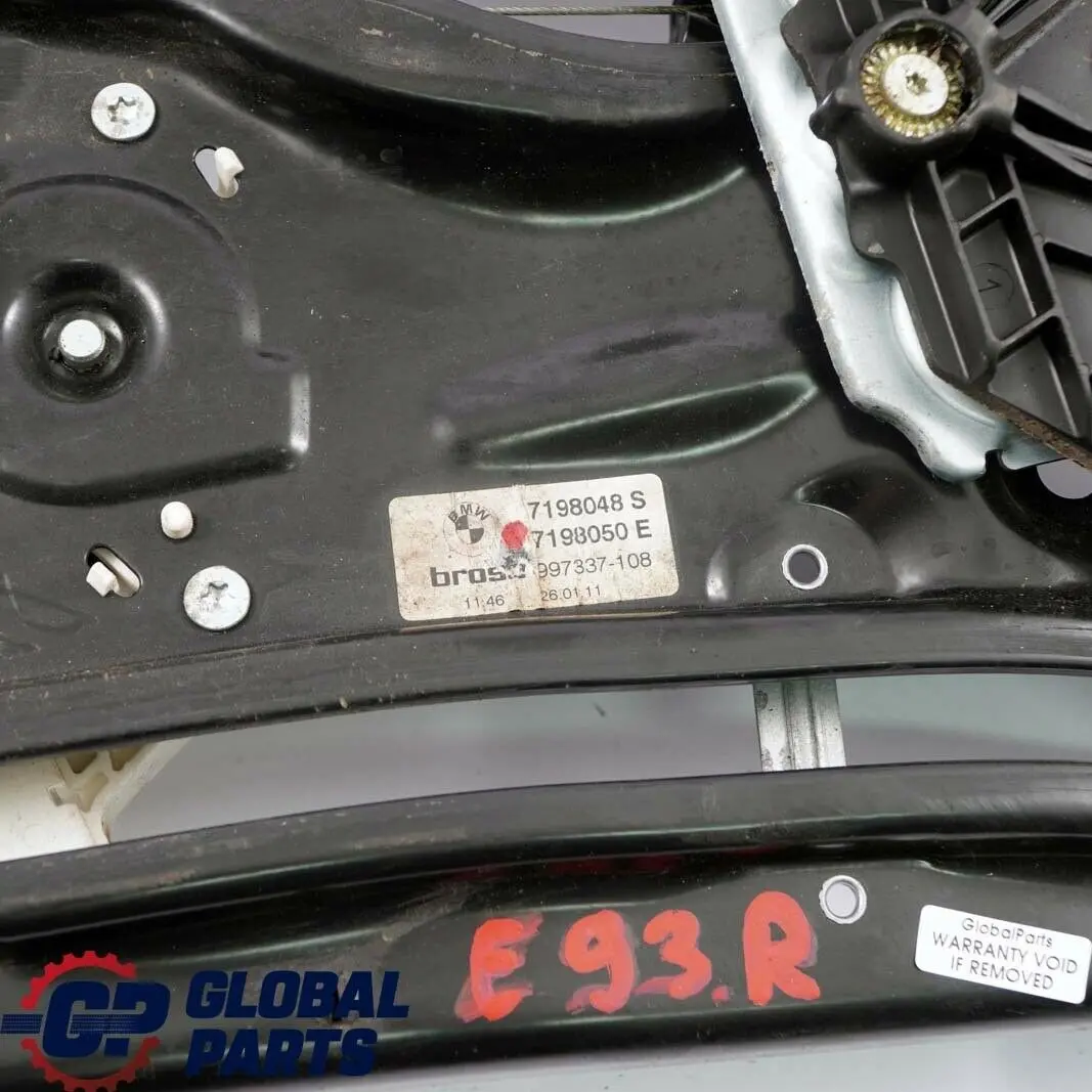 Alzacristalli Elettrici Posteriore Destra per BMW E93 Cabrio con numero di parte 7198050 BMW E93 Cabrio Alzacristalli Elettrici Posteriore Destra - SKU 7198050 - Numero di parte 7198050