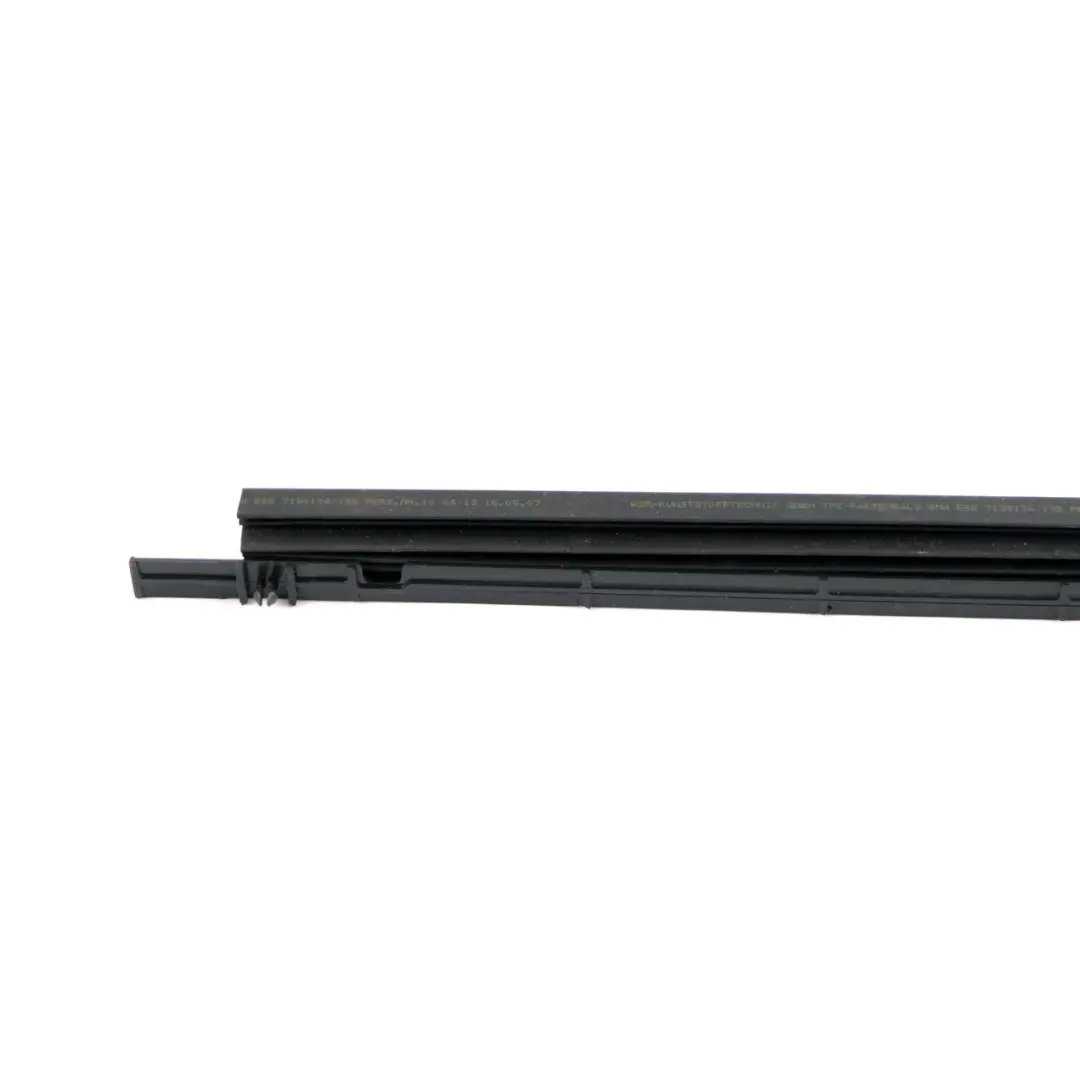 Gummi Schiebedach Dach Abdeckung Zierleiste Links für BMW E60 E65 mit Teilenummer 7198134 BMW E60 E65 Gummi Schiebedach Dach Abdeckung Zierleiste Links - SKU 7198134 - Teilenummer 7198134
