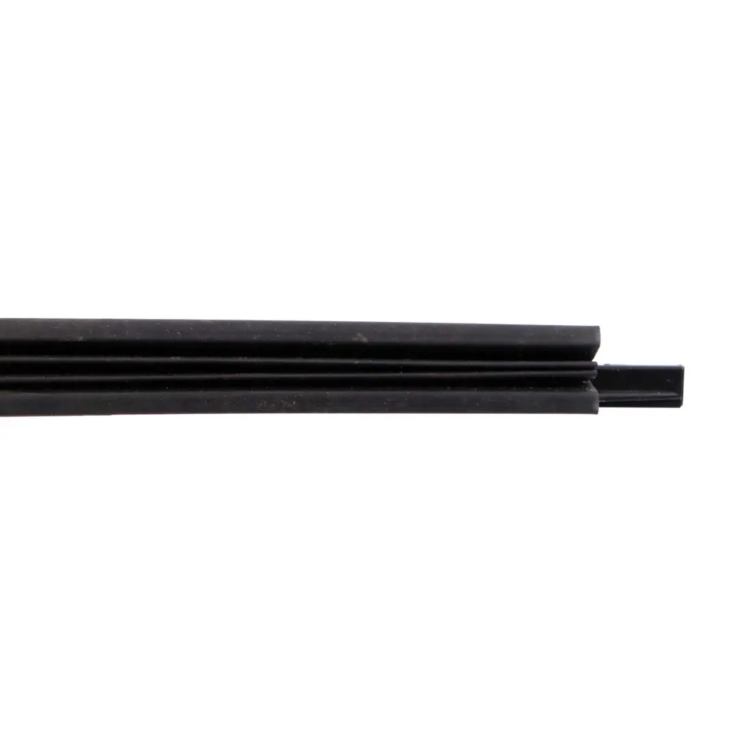 Tira Moldura Techo Solar Goma Izquierda para BMW E60 E65 con número de pieza 7198134 BMW E60 E65 Tira Moldura Techo Solar Goma Izquierda - SKU 7198134 - Número de pieza 7198134