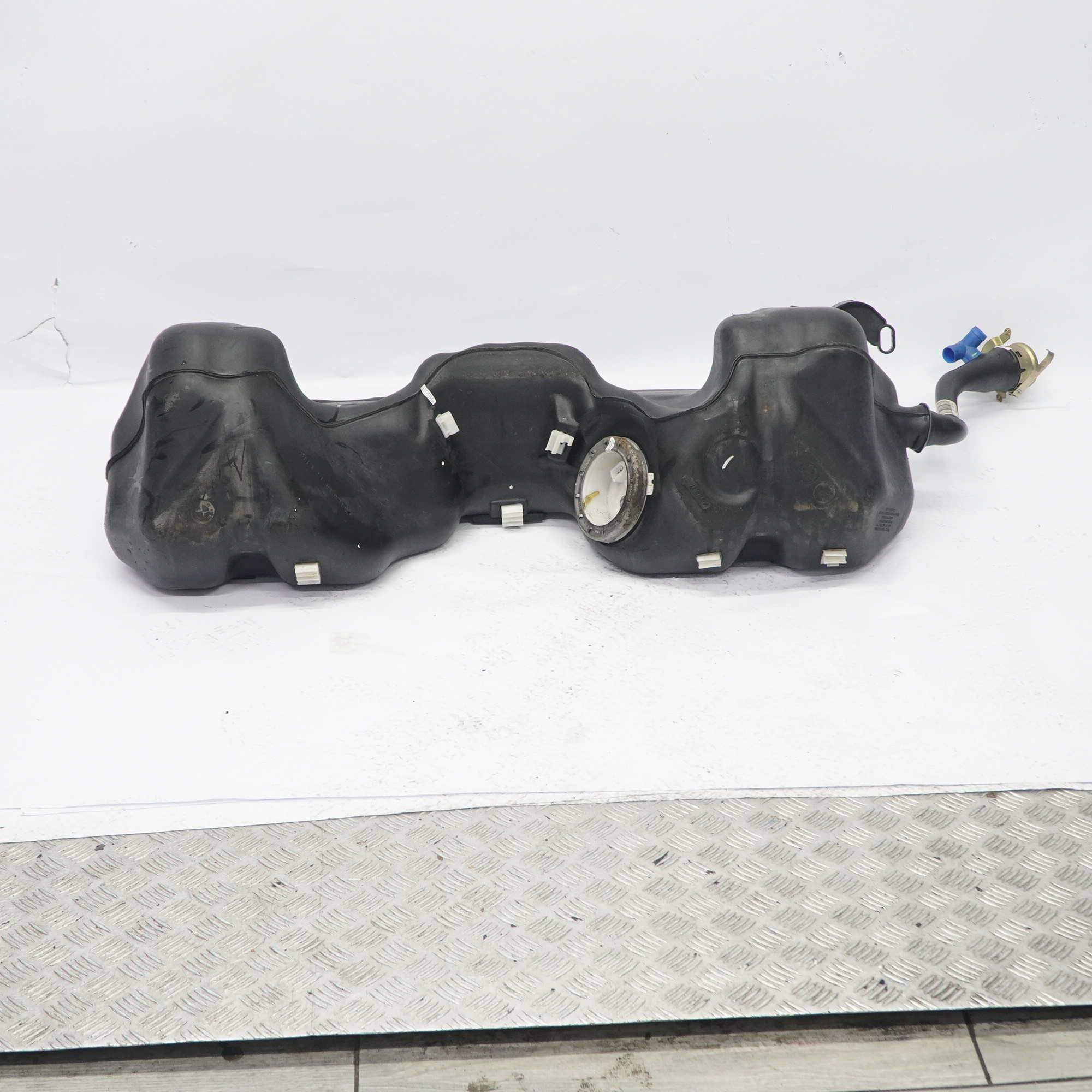 complete-fuel-tank-with-pump-petrol-6757920-bmw-z4-e85-convertible-sku-7198750-1-photo-19.webp
