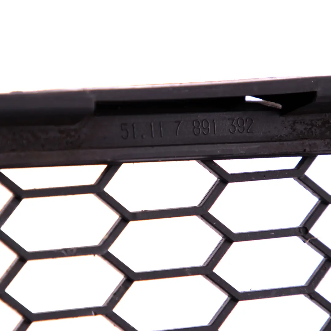 Griglia Centro Aperto Paraurti Anteriore Copertura 7891392 per BMW E90 E91 LCI 1 con numero di parte 7198906 BMW E90 E91 LCI 1 Griglia Centro Aperto Paraurti Anteriore Copertura 7891392 - SKU 7198906-1 - Numero di parte 7198906