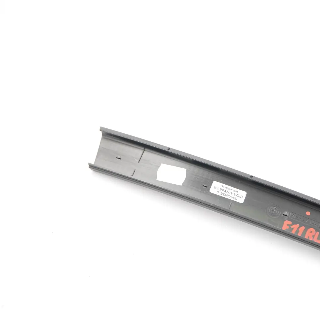 Cache De Guide Fenêtre Arrière Gauche BMW F11 F11N, Garniture Web Noire pour à propos du numéro de pièce 7199311 Cache De Guide Fenêtre Arrière Gauche BMW F11 F11N, Garniture Web Noire - SKU 7199311 - Numéro de pièce 7199311