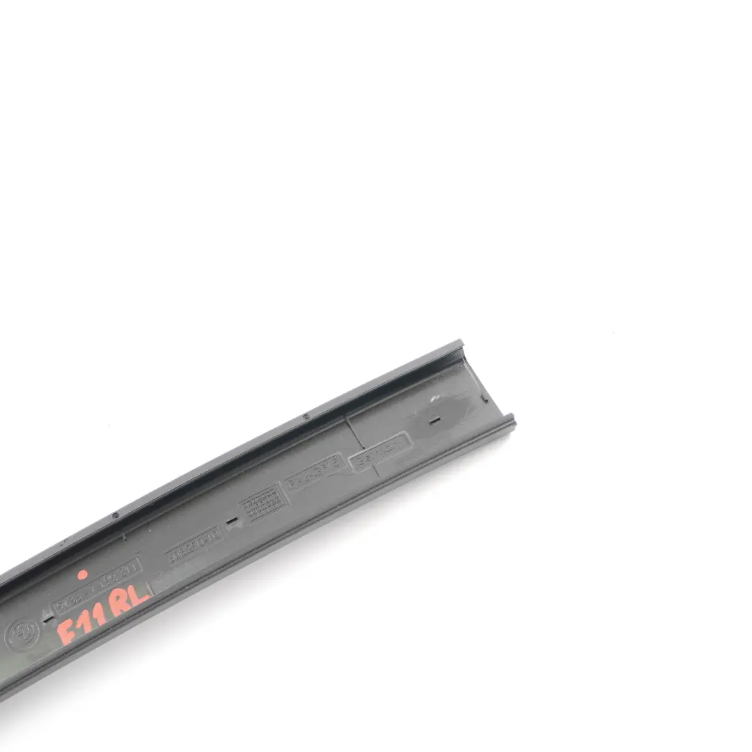  Tapa Guía Ventana BMW F11 F11N Trasera Izquierda Web Trim Negro - SKU 7199311 - Número de pieza 7199311