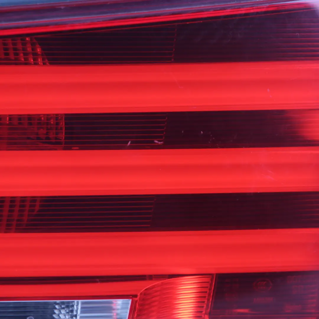 Luz Trasera En Tapa De Maletero Derecha Gran Turismo para BMW F07 con número de pieza 7199638 BMW F07 Luz Trasera En Tapa De Maletero Derecha Gran Turismo - SKU 7199638 - Número de pieza 7199638