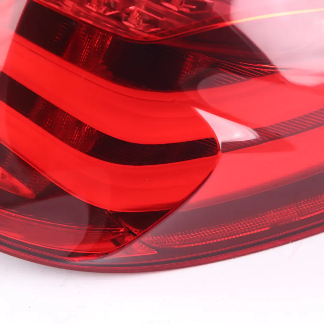 Lampada A LED Posteriore Destra Pannello Laterale per BMW F07 GT con numero di parte 7199644 BMW F07 GT Lampada A LED Posteriore Destra Pannello Laterale - SKU 7199644 - Numero di parte 7199644