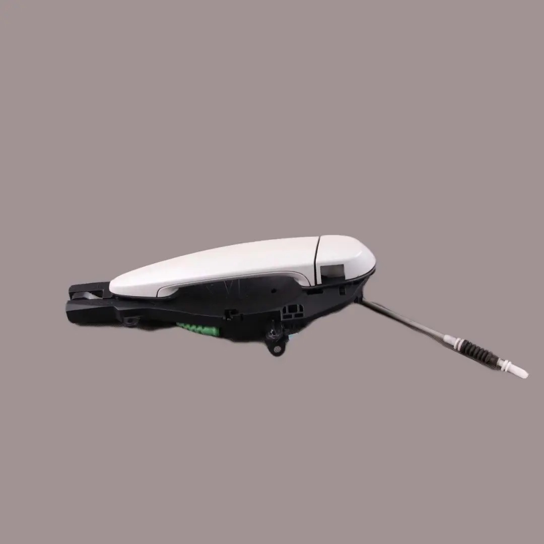 Complete Grab Handle Left N/S Mineralweiss Mineral White A96 to BMW 3 E90 E91 with Part number 7199835 BMW 3 E90 E91 Complete Grab Handle Left N/S Mineralweiss Mineral White A96 - SKU 7199835-MW - Part number 7199835