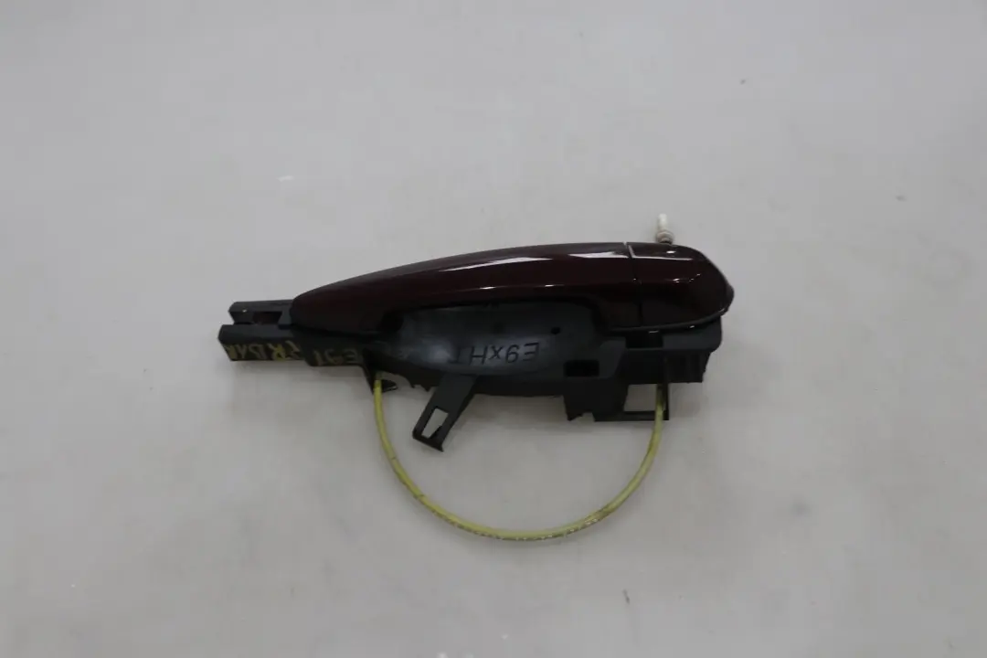 Complete Grab Handle Right Door Rear O/S Barberarot Red to BMW 3 Series E90 E91 with Part number 7199840 BMW 3 Series E90 E91 Complete Grab Handle Right Door Rear O/S Barberarot Red - SKU 7199840-BAR - Part number 7199840