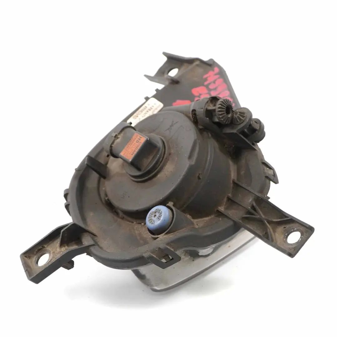Fendinebbia Lampada Frontale Destra O/S per BMW E90 E91 LCI con numero di parte 7199894 BMW E90 E91 LCI Fendinebbia Lampada Frontale Destra O/S - SKU 7199894-1 - Numero di parte 7199894