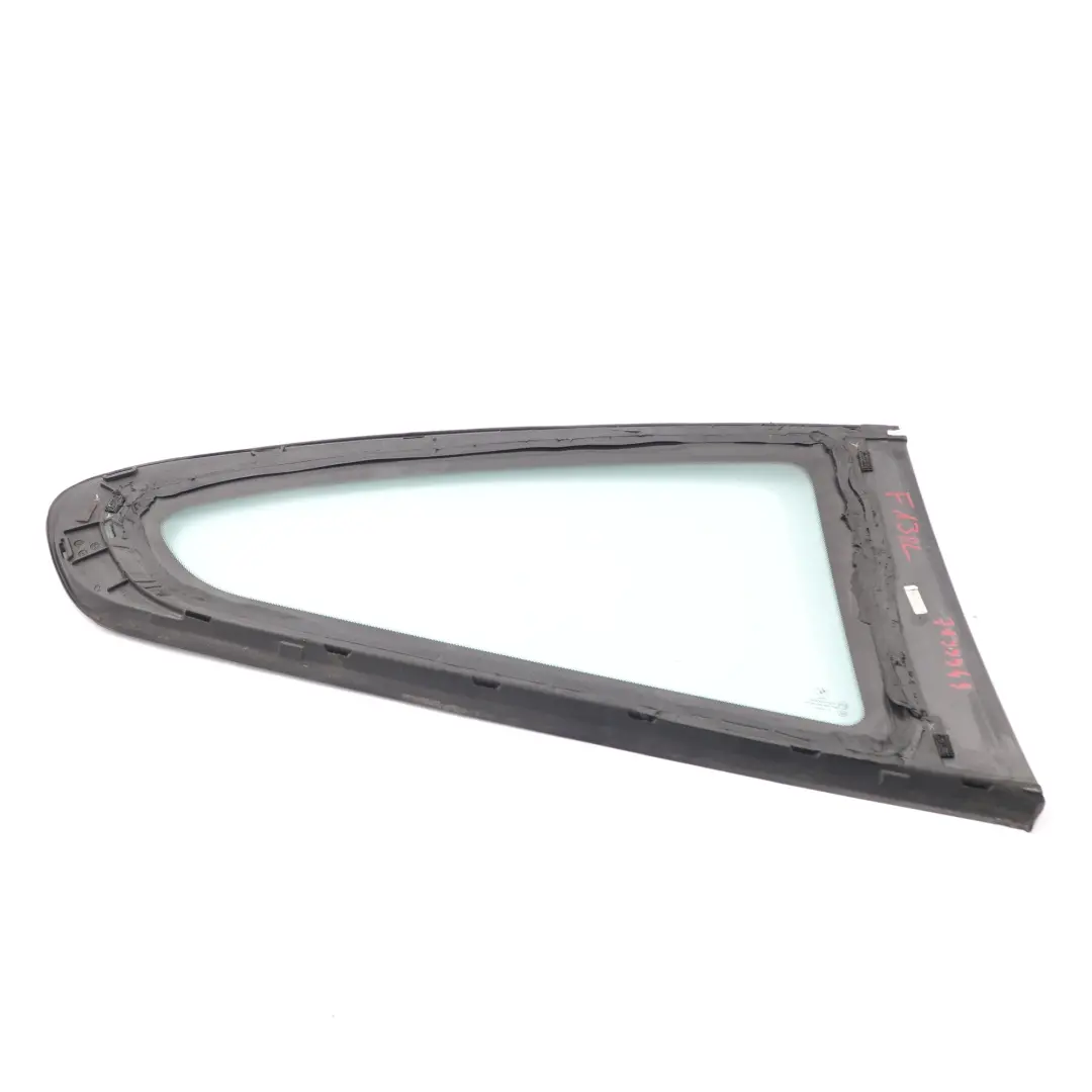 Lado Ventana Cuarto Vidrio Trasero Izquierdo Vidrio Verde AS2 para BMW F13 con número de pieza 7199949 BMW F13 Lado Ventana Cuarto Vidrio Trasero Izquierdo Vidrio Verde AS2 - SKU 7199949 - Número de pieza 7199949