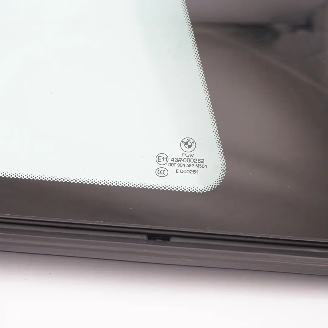 Vitre de custode Vitrage arrière droit Vert AS2 pour BMW F13 à propos du numéro de pièce 7199950 BMW F13 Vitre de custode Vitrage arrière droit Vert AS2 - SKU 7199950 - Numéro de pièce 7199950