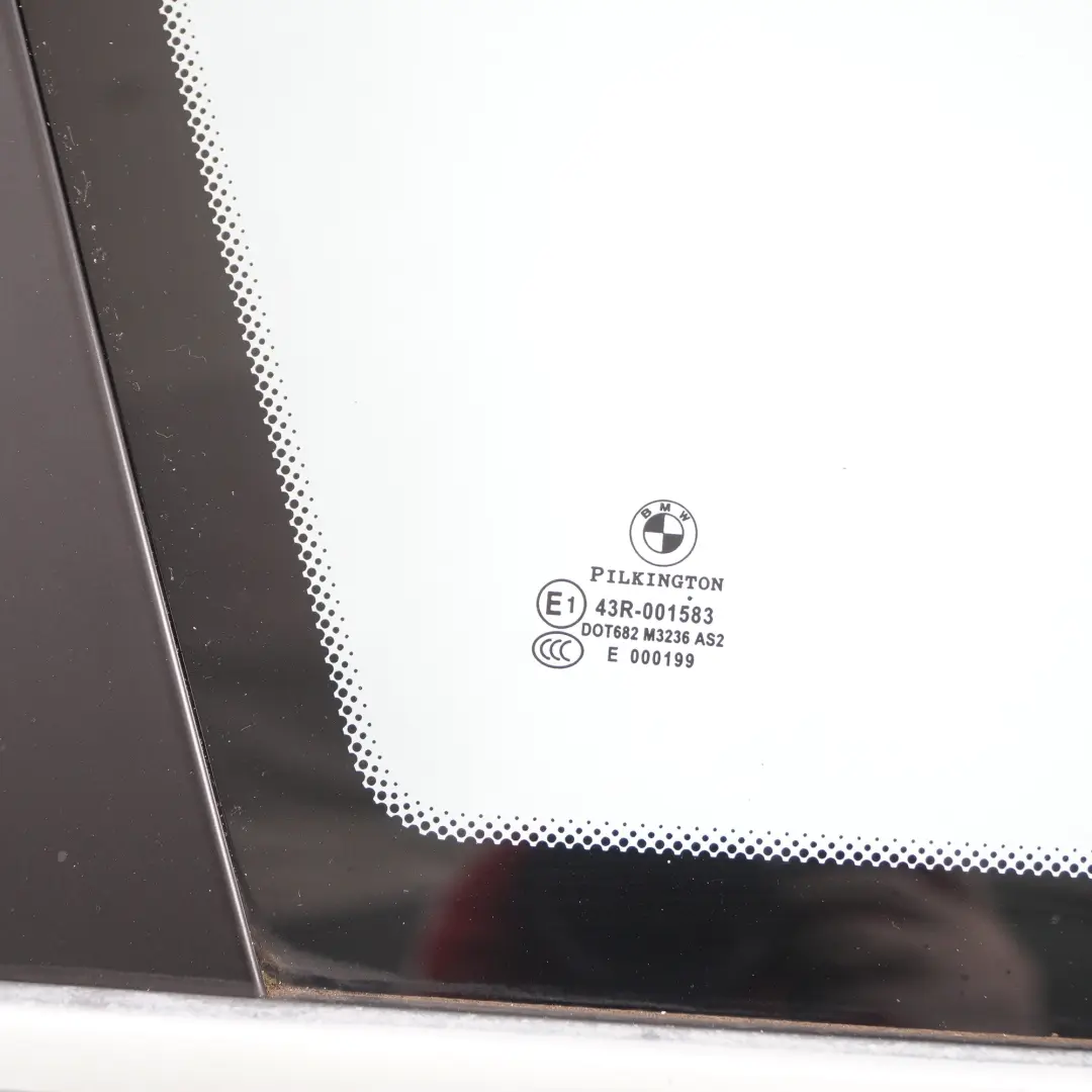 Finestrino Laterale Posteriore Sinistro Guarnizione AS2 per BMW F11 Touring con numero di parte 7199989 BMW F11 Touring Finestrino Laterale Posteriore Sinistro Guarnizione AS2 - SKU 7199989 - Numero di parte 7199989