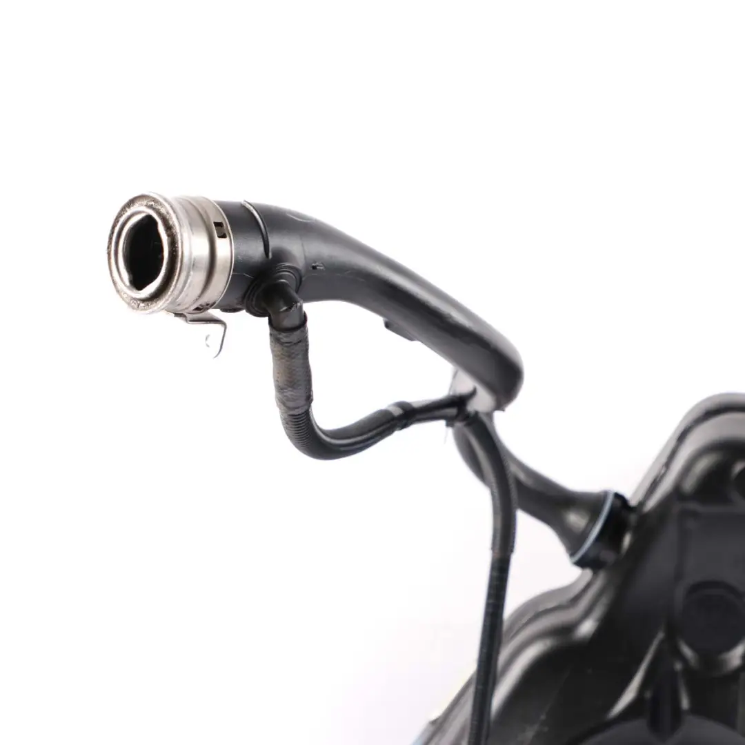 Serbatoio completo benzina N43 N53 520i 523i 525i 530i 7200129 per BMW E60 LCI con numero di parte 7200076 BMW E60 LCI Serbatoio completo benzina N43 N53 520i 523i 525i 530i 7200129 - SKU 7200076-3 - Numero di parte 7200076