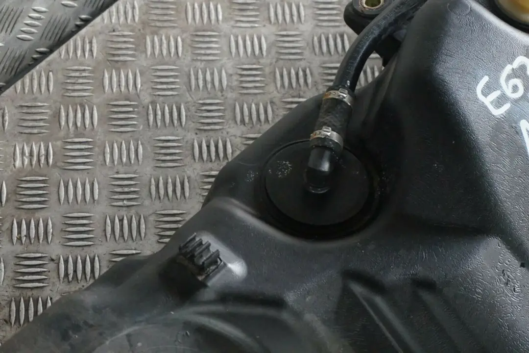 645Ci 650i Plastic Bare Fuel Tank Petrol to BMW 6 Series E63 E64 630i with Part number 7200080 BMW 6 Series E63 E64 630i 645Ci 650i Plastic Bare Fuel Tank Petrol - SKU 7200080-1 - Part number 7200080