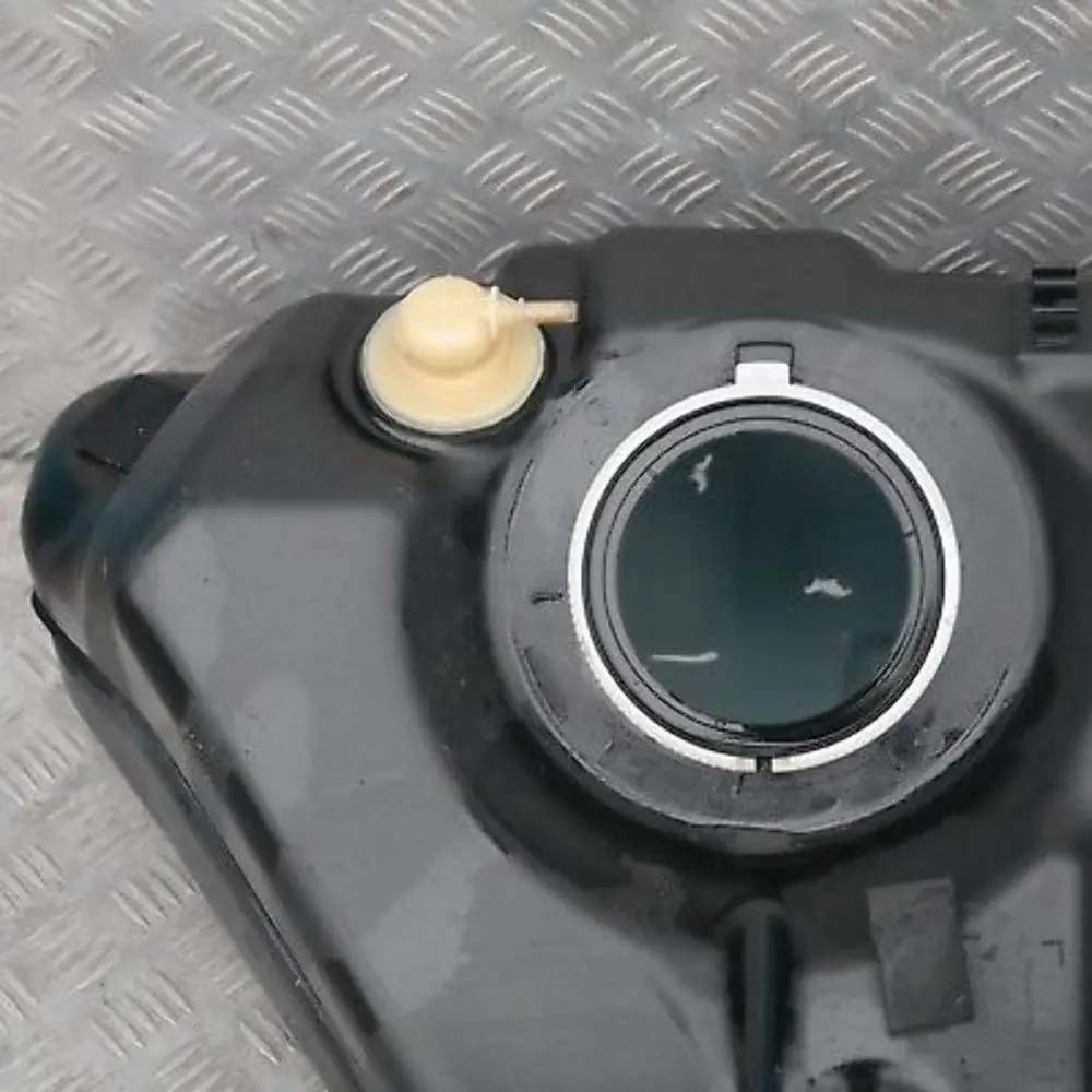 BMW 5 Series E61N E61 LCI Plastic Fuel Tank Pipe Pump Diesel 520d 525d 530d - SKU 7200084 - Part number 7200084