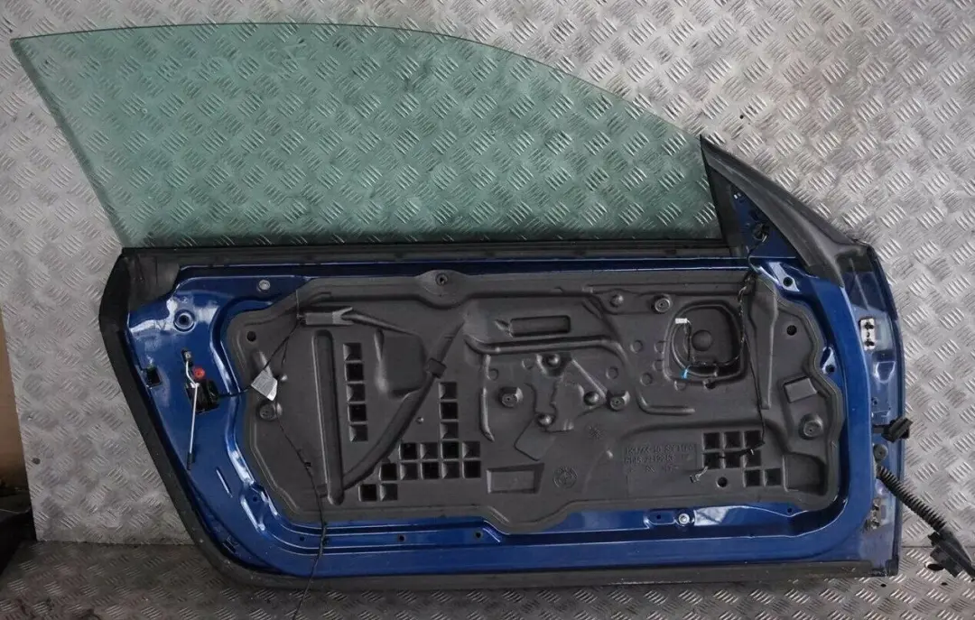 BMW E92 E93 Drzwi lewe przednie Le Mans Blau 381 - SKU 7200569-LMB - Numer Części 7200569