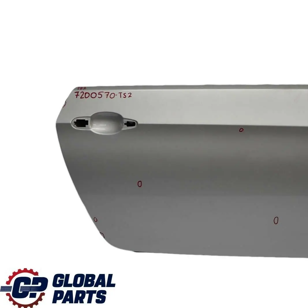 Tür Vorne Rechts Titansilber Titan Silber Metallic - 354 für BMW 3 er E92 E93 mit Teilenummer 7200570 BMW 3 er E92 E93 Tür Vorne Rechts Titansilber Titan Silber Metallic - 354 - SKU 7200570-TS2 - Teilenummer 7200570
