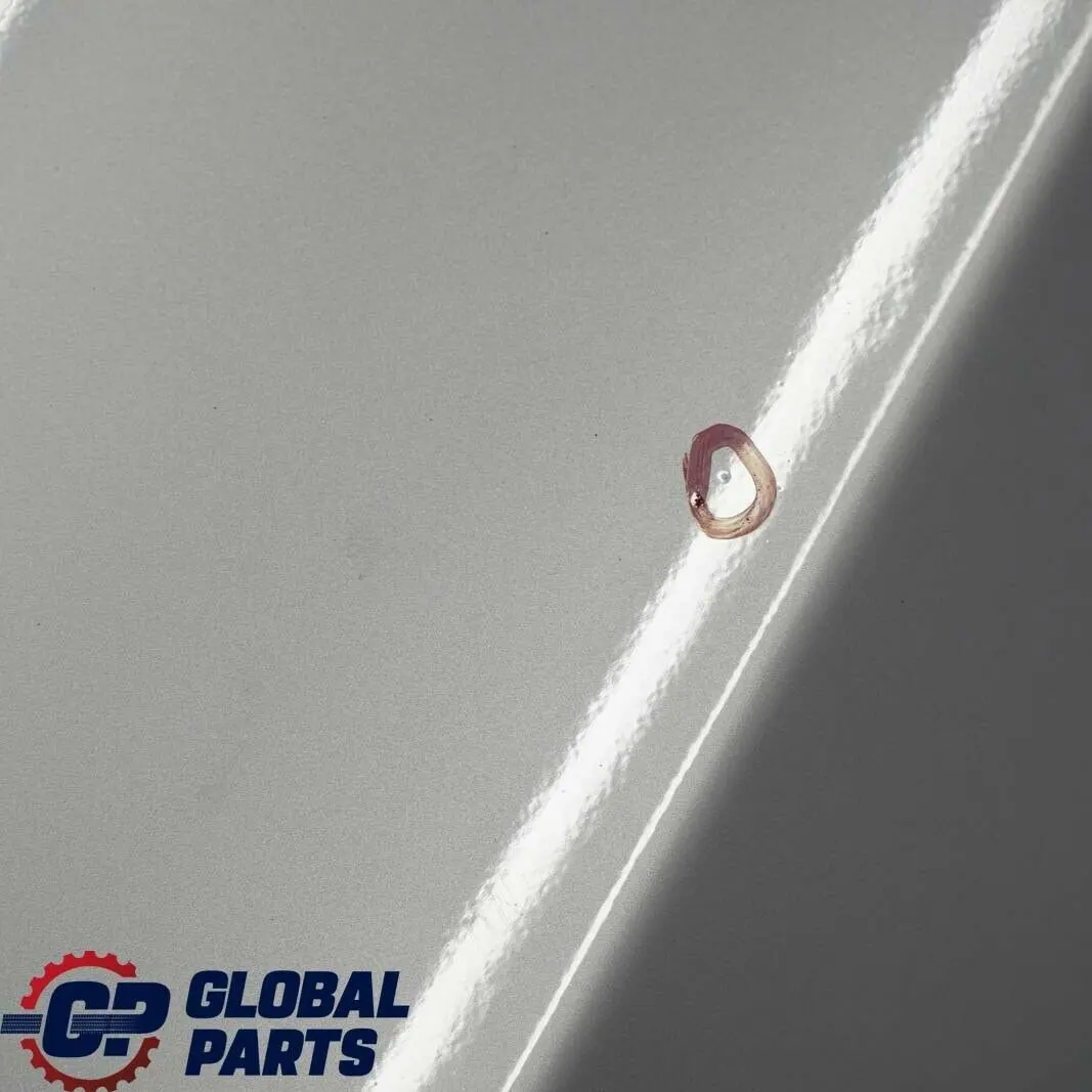 Tür Vorne Rechts Titansilber Titan Silber Metallic - 354 für BMW 3 er E92 E93 mit Teilenummer 7200570 BMW 3 er E92 E93 Tür Vorne Rechts Titansilber Titan Silber Metallic - 354 - SKU 7200570-TS2 - Teilenummer 7200570