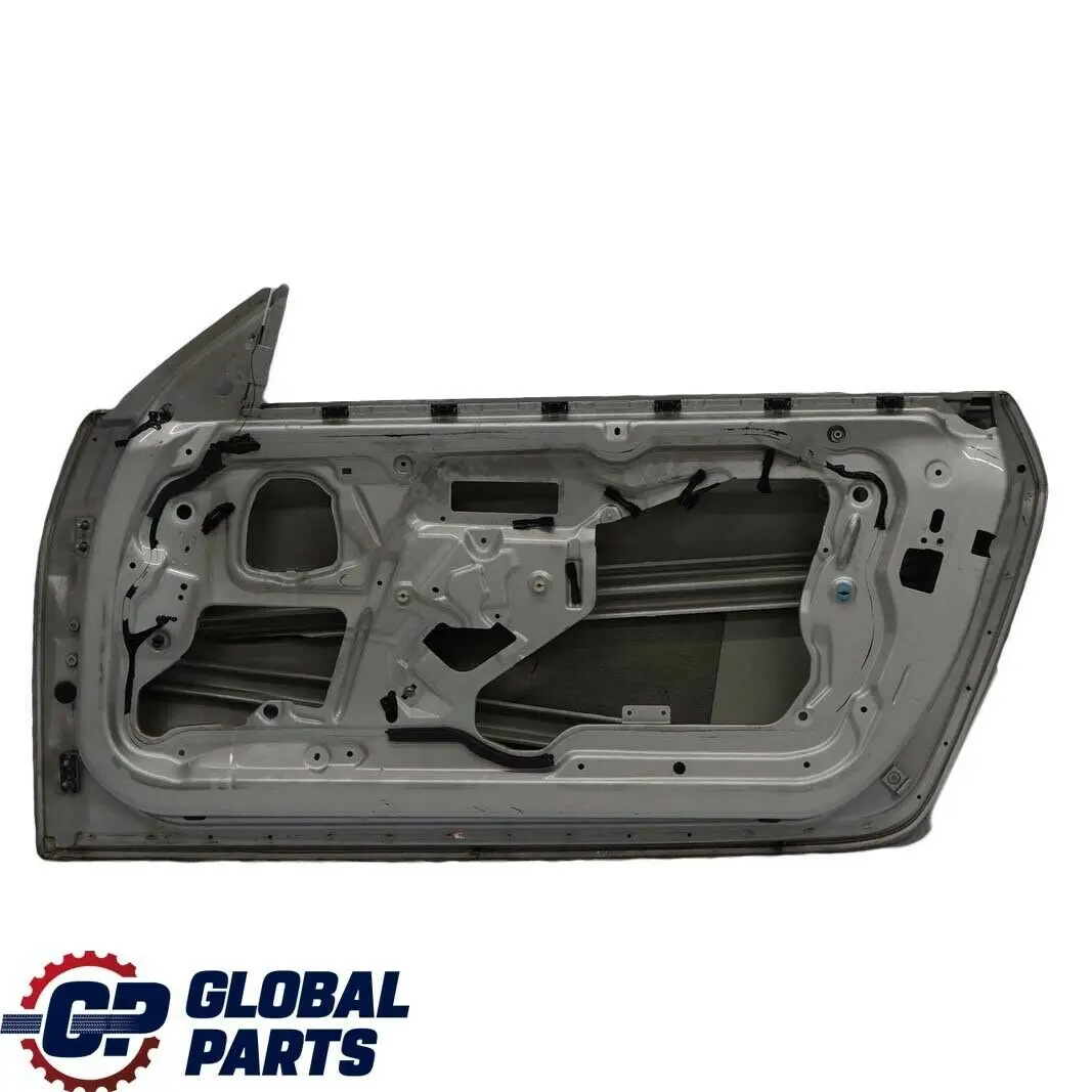 Tür Vorne Rechts Titansilber Titan Silber Metallic - 354 für BMW 3 er E92 E93 mit Teilenummer 7200570 BMW 3 er E92 E93 Tür Vorne Rechts Titansilber Titan Silber Metallic - 354 - SKU 7200570-TS2 - Teilenummer 7200570