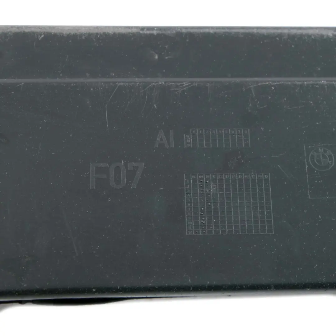 Cubierta Compresor Aire Bajo Panel Revestimiento Trasero para BMW F07 F11 con número de pieza 7200605 BMW F07 F11 Cubierta Compresor Aire Bajo Panel Revestimiento Trasero - SKU 7200605 - Número de pieza 7200605