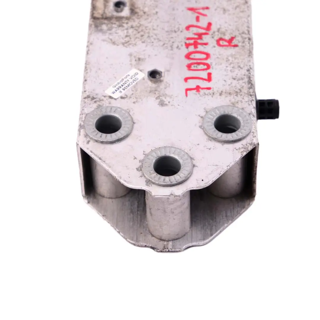 Supporto Traversa Paraurti Anteriore Destro per BMW F07 GT con numero di parte 7200742 BMW F07 GT Supporto Traversa Paraurti Anteriore Destro - SKU 7200742-1 - Numero di parte 7200742