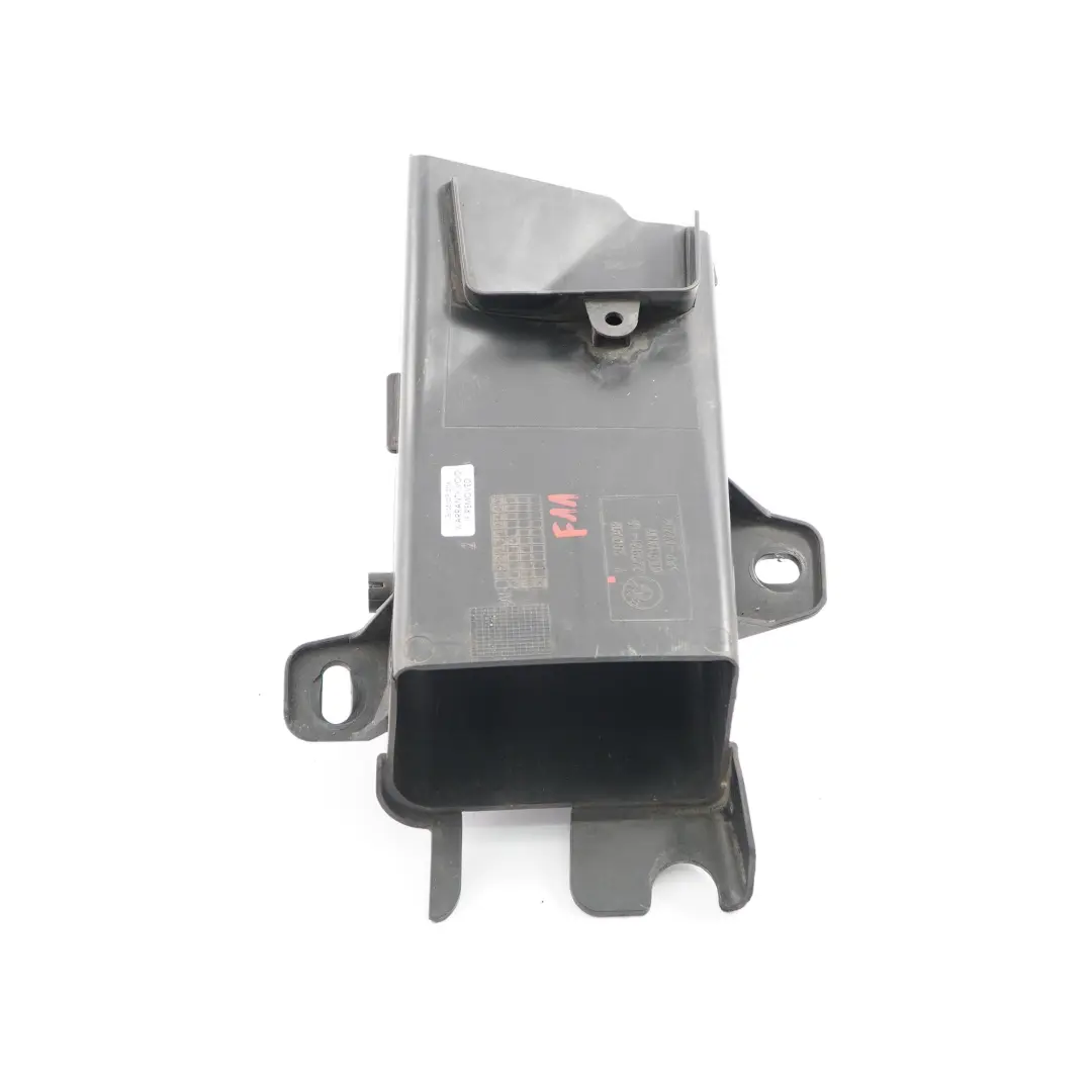 Canal de Conducto de Aire Delantero Derecho Tubo Freno para BMW F10 F11 F12 con número de pieza 7200798 BMW F10 F11 F12 Canal de Conducto de Aire Delantero Derecho Tubo Freno - SKU 7200798 - Número de pieza 7200798